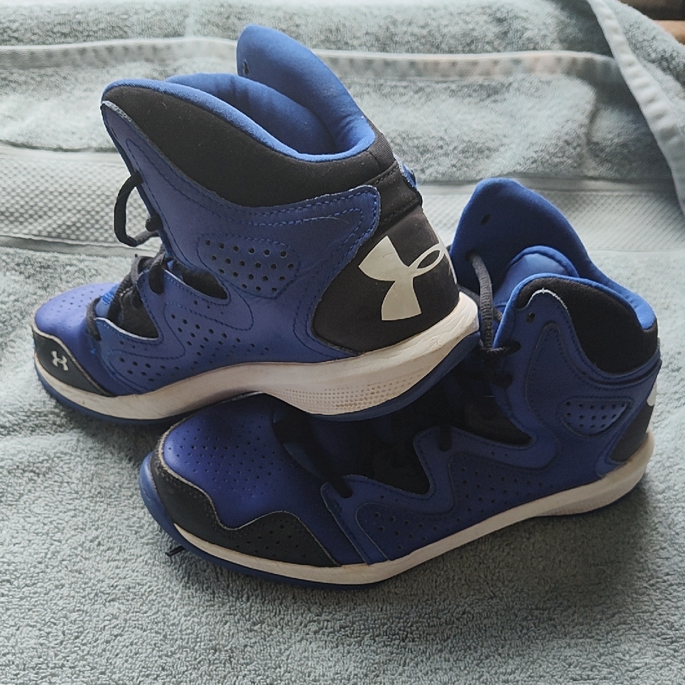 Under Armour Kids Royal Blue and Black Sneakers SS1